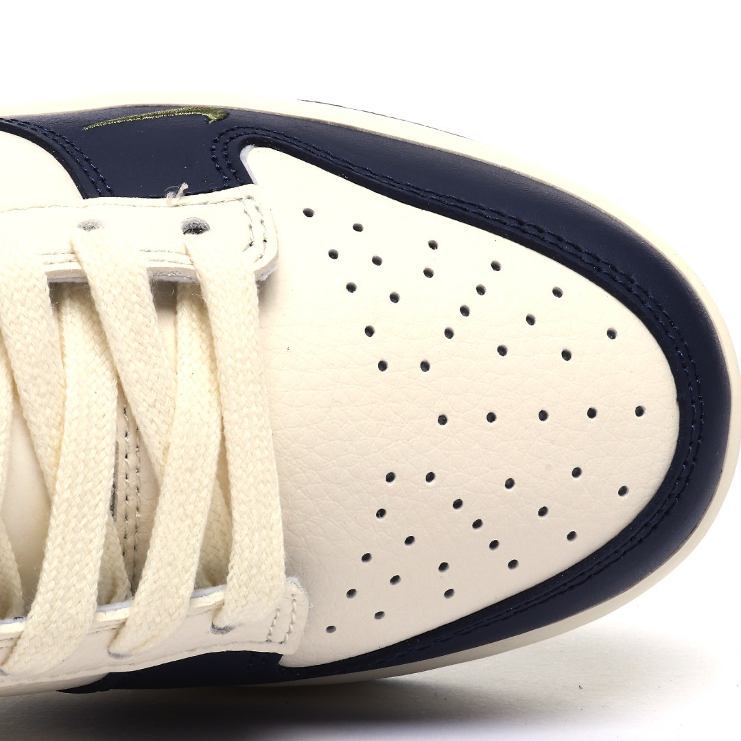 「コラボモデル」Supreme x NikeSB Dunk Lowスニーカー