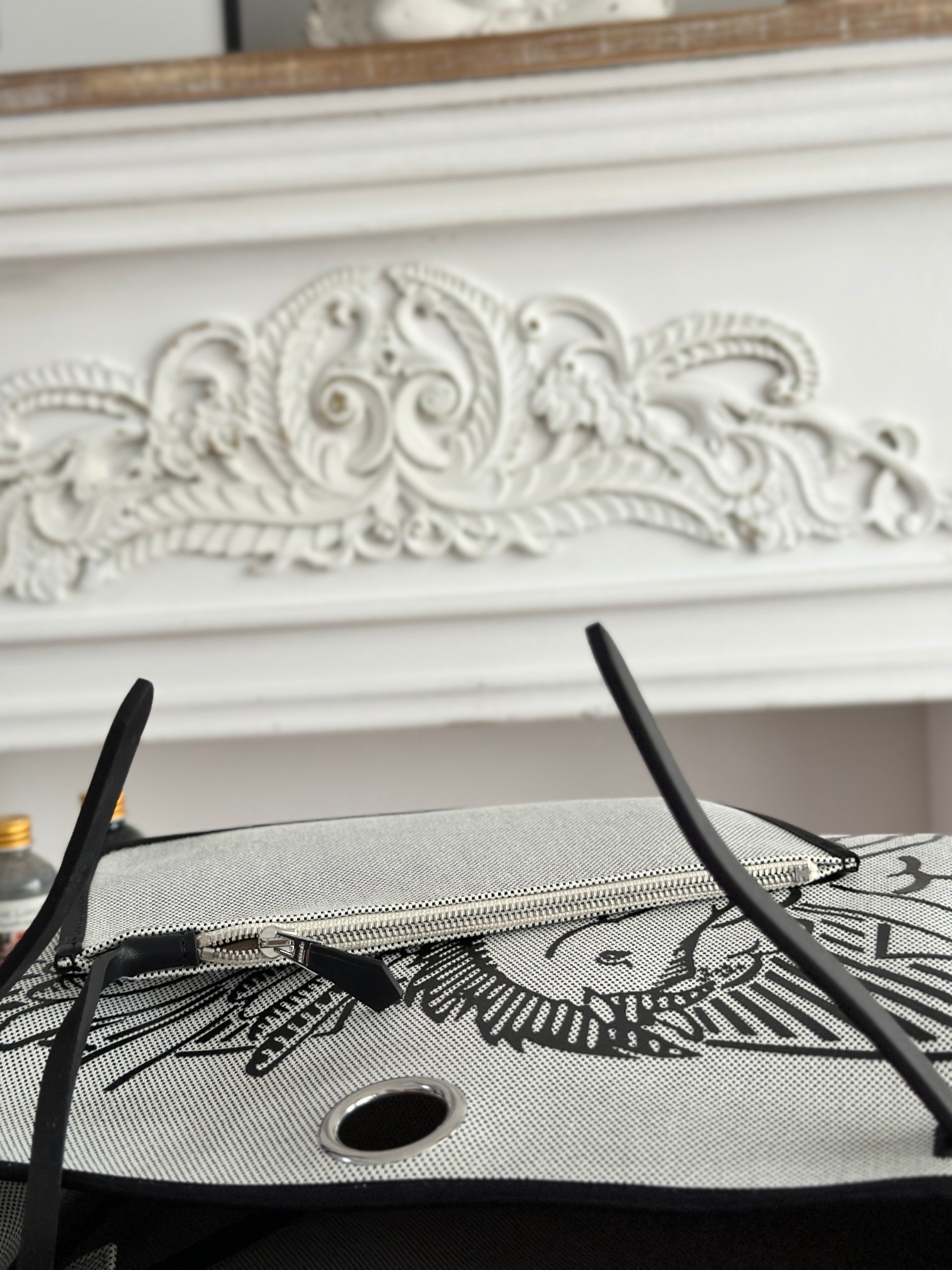 エルメス「Hermès」ハーバッグ ジップ31 鋲打ちトートバッグ「Herbag Zip 31 hobnailed」