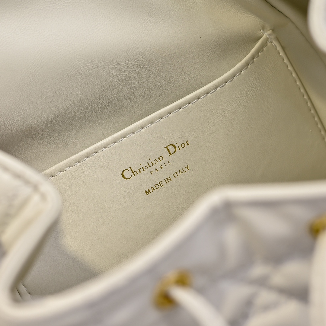 ディオール「Dior」Dior Caro バックパック ミディアム