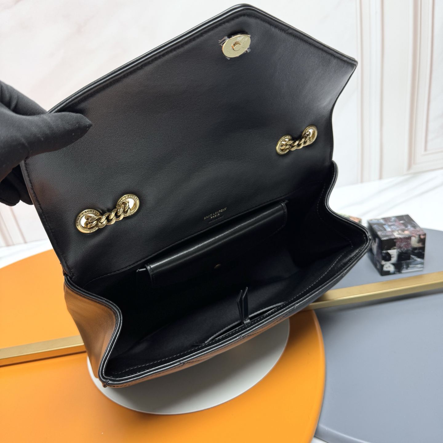 サンローラン「Saint Laurent」ルル ブラックレザー ミディアムバッグ