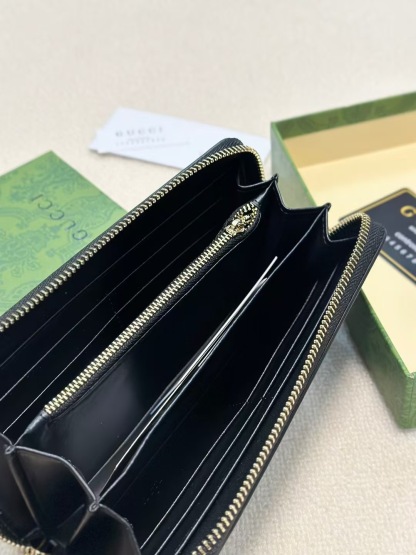 グッチ「Gucci」シグネチャー レザー ウェブ ジップアラウンドウォレット