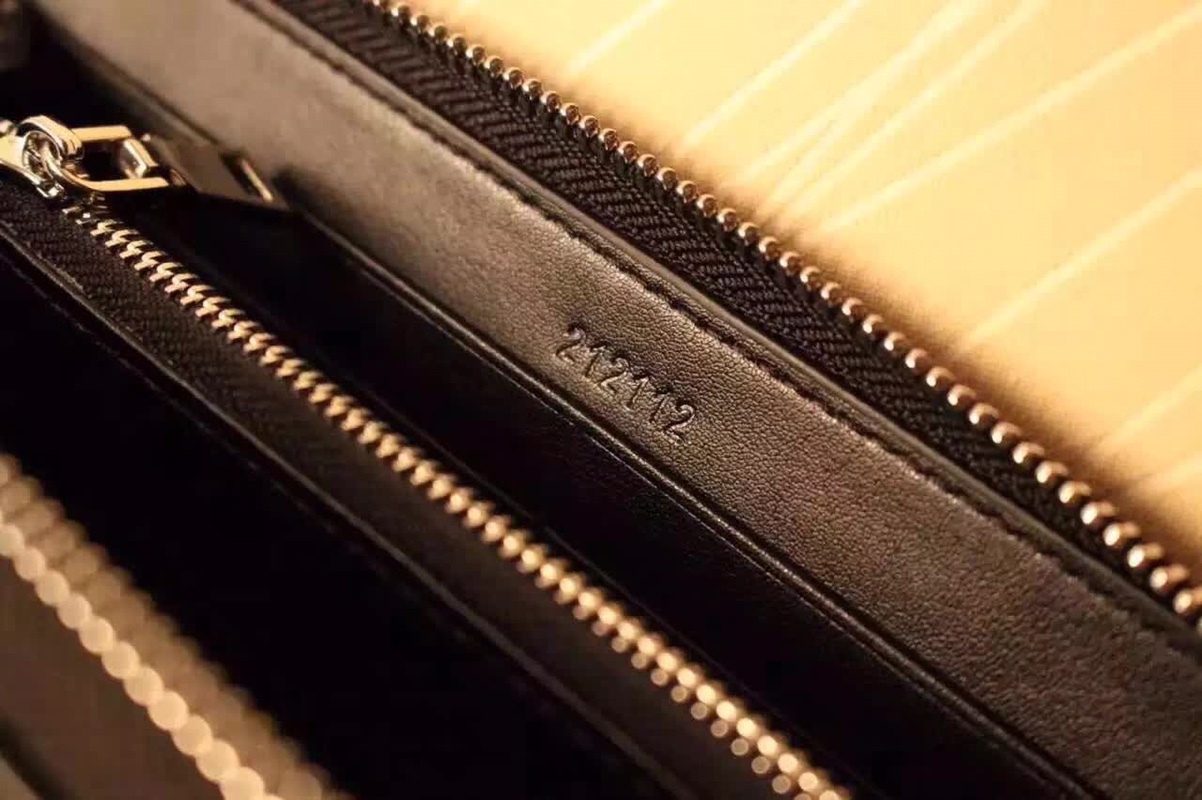 グッチ「Gucci」シグネチャー レザー ウェブ ジップアラウンドウォレット