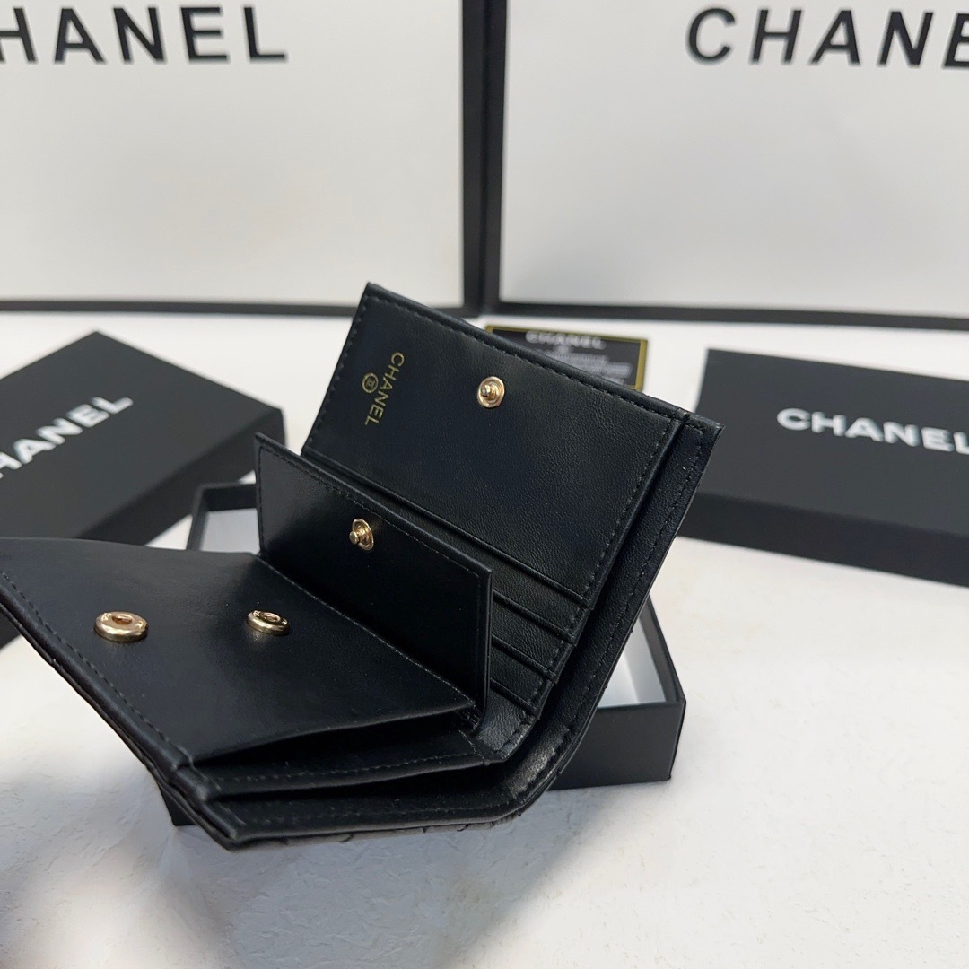 シャネル「Chanel」 ラムスキン フラップ ウォレット 財布