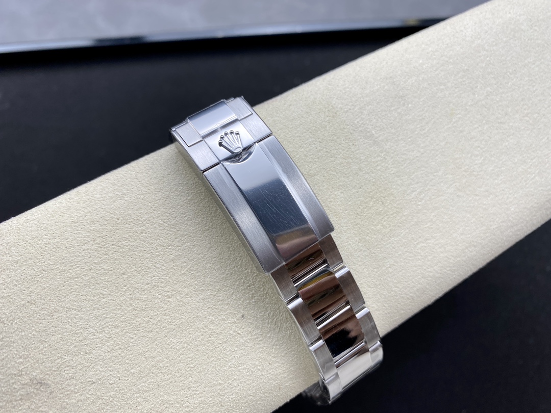 ロレックス「Rolex」Cosmograph Daytona Blue Dial 40mm