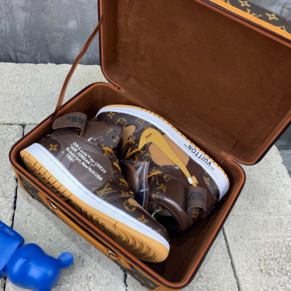 「コラボモデル」Louis Vuitton x Nike Air Jordan 1 High スニーカー