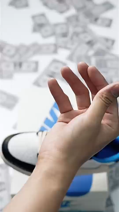 「コラボモデル」Louis Vuitton x Trainer ローカットスニーカー「4色」