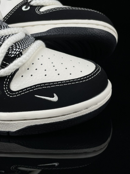 【日本未入荷】超入手困難 Supreme × Nike Dunk sb【代金引換】