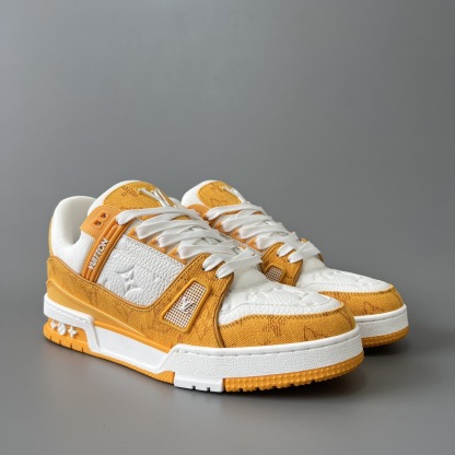 大人気 ！LOUIS VUITTON TRAINER SNEAKER トレイナーライン スニーカー