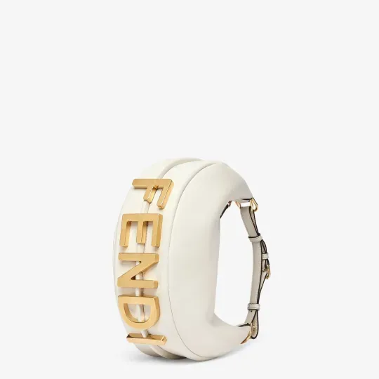 フェンディ「Fendi」「CLASSY」雑誌2023年3月号掲載！山本美月さん同項 のFendigraphyバッグ 日本で大人気！男女兼用★完売続出