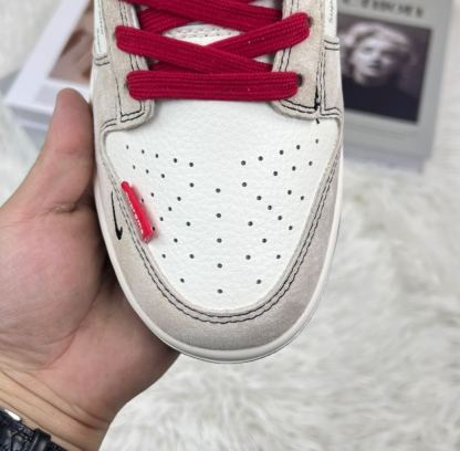 ナイキ「Nike」LV x NIKEコラボレーション SBダンク ロー カジュアルスニーカー