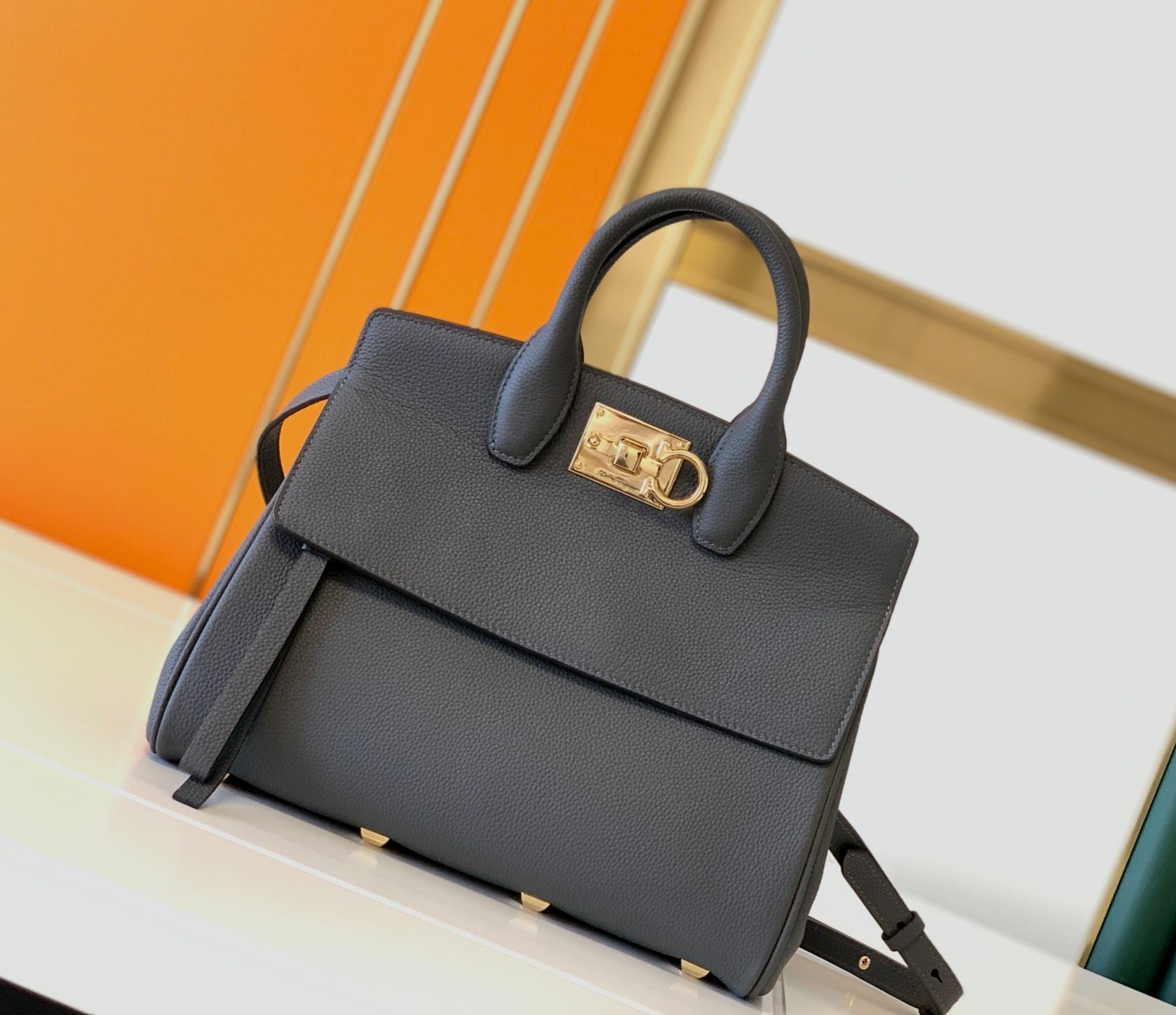 [Copy]フェラガモ「Ferragamo」スタジオ ソフトトートバッグ