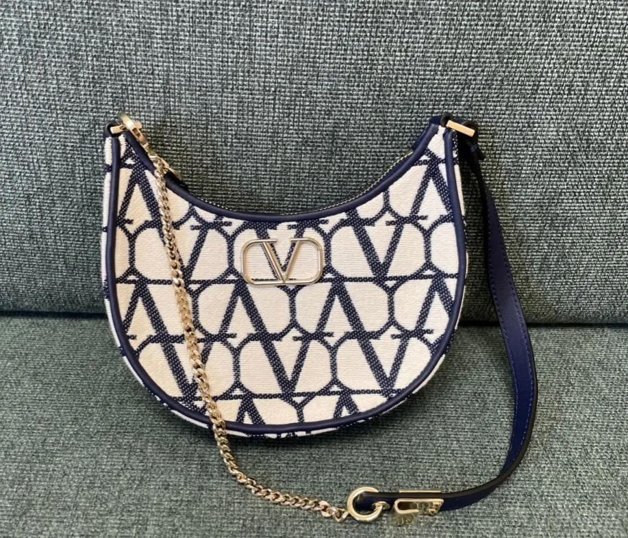 ヴァレンティノ「Valentino」が ミニハンドバッグ