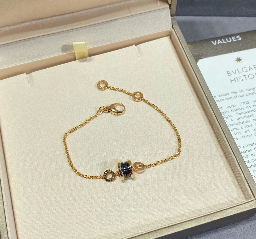 ブルガリ「Bvlgari」CNCトランペットセラミックブレスレット