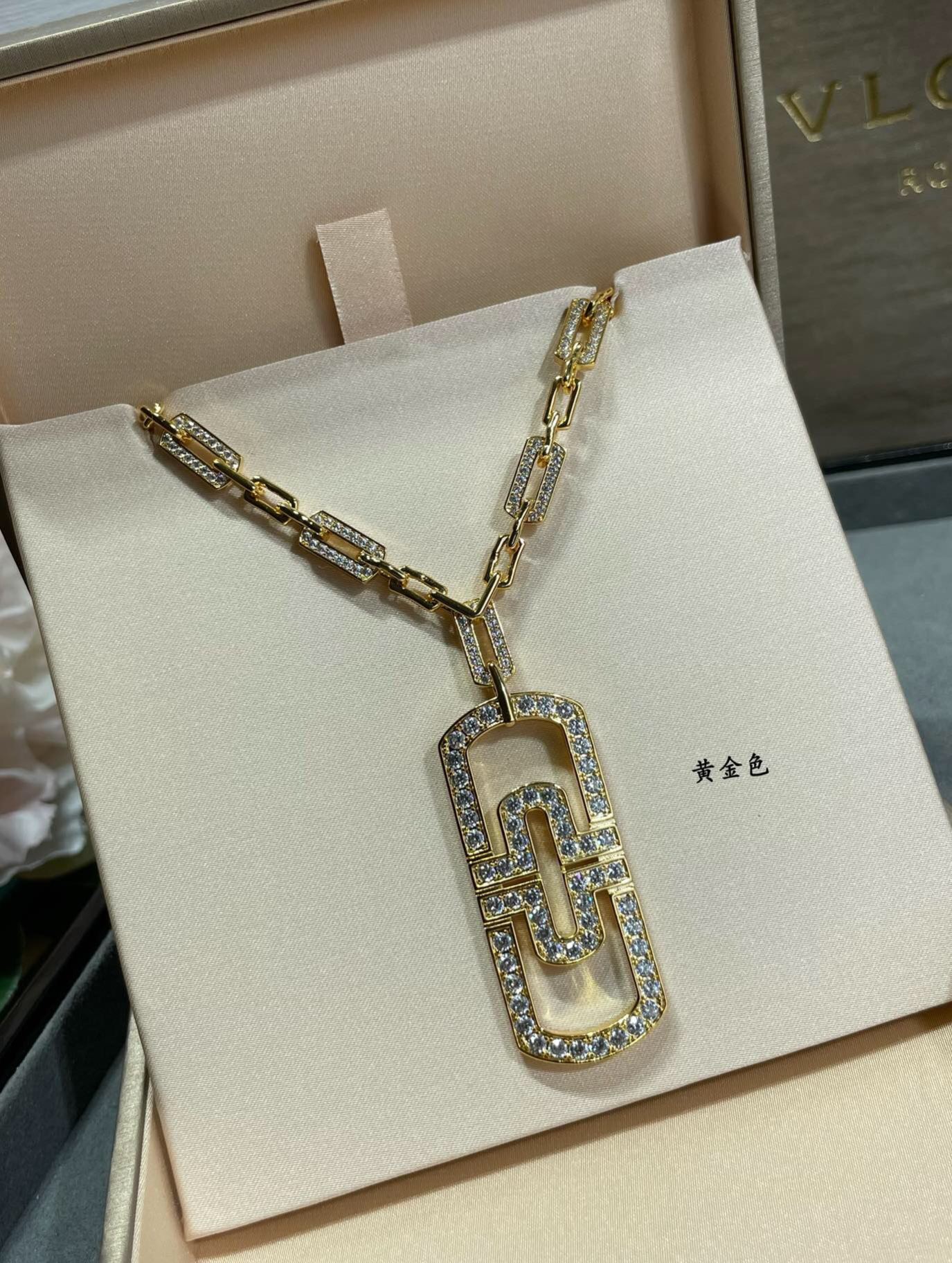 ブルガリ「Bvlgari」透かし彫りクリップネックレス65cm