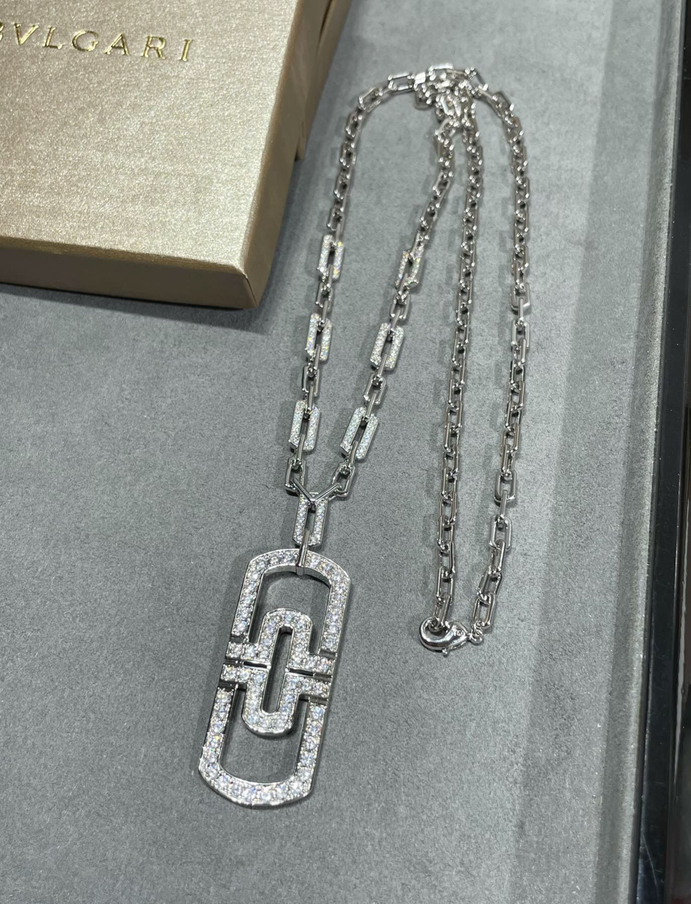 ブルガリ「Bvlgari」透かし彫りクリップネックレス65cm