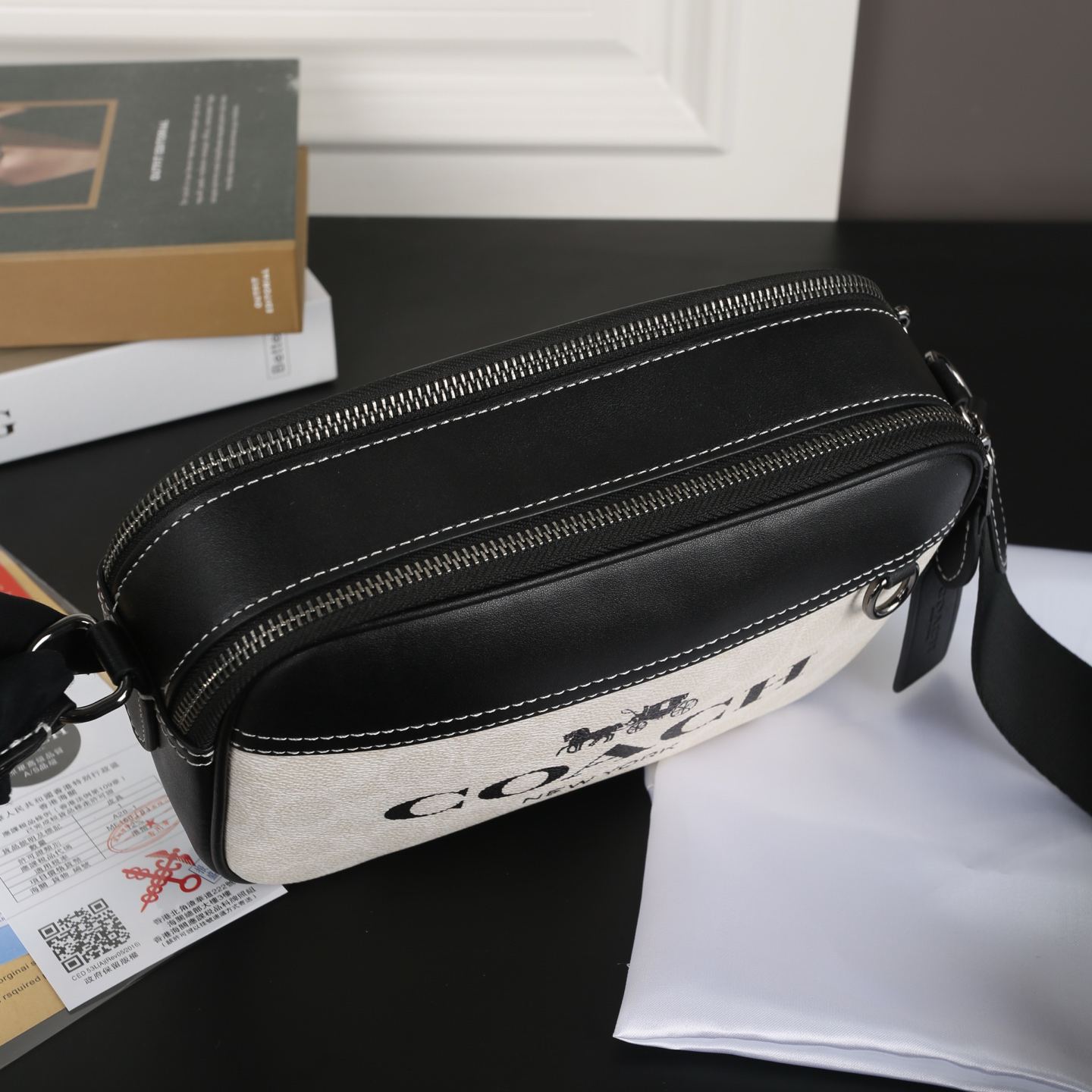 コーチ「Coach」コーチ グラハム カメラバッグ