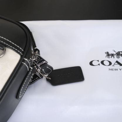 コーチ「Coach」コーチ グラハム カメラバッグ