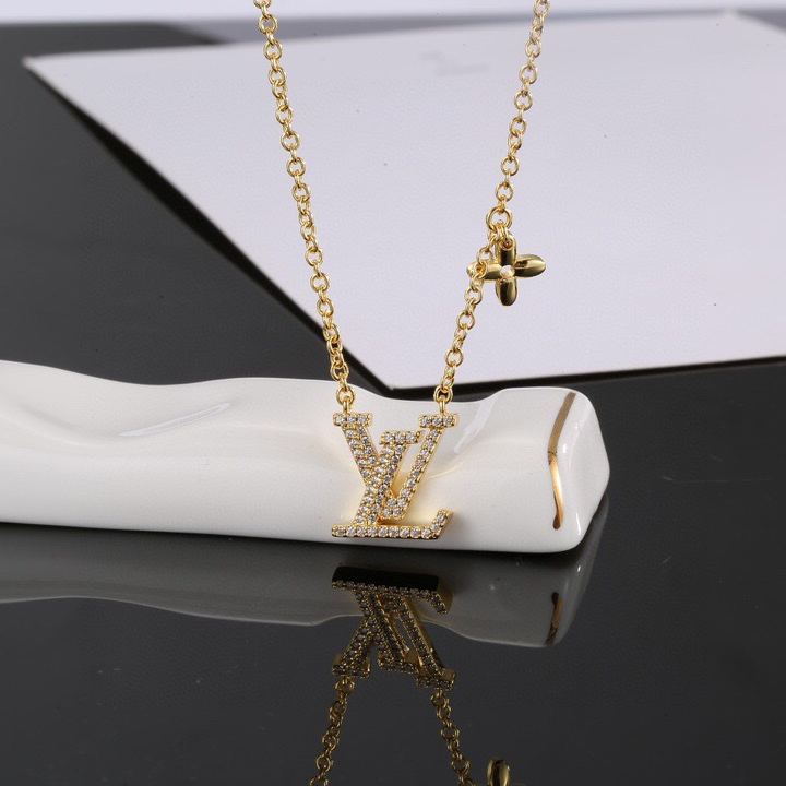 ルイ・ヴィトン「Louis Vuitton」アルファベット ゴールド ネックレス