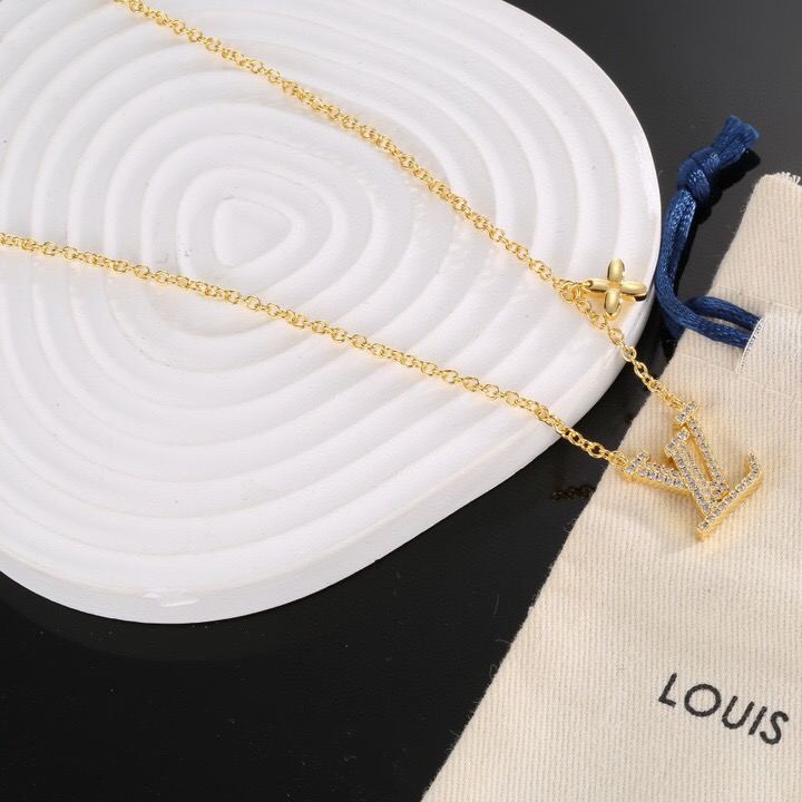 ルイ・ヴィトン「Louis Vuitton」アルファベット ゴールド ネックレス