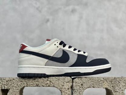 NIKE SB Dunk Low Saint Laurent コラボレーションのトリプルスウォッシュスニーカー