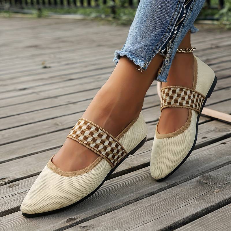 Chic and Comfortable Pointy Flats