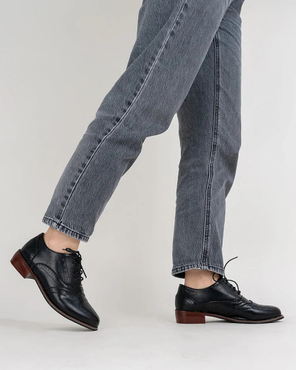 Classic Lace-Up Wingtip Leather Flat Oxfords