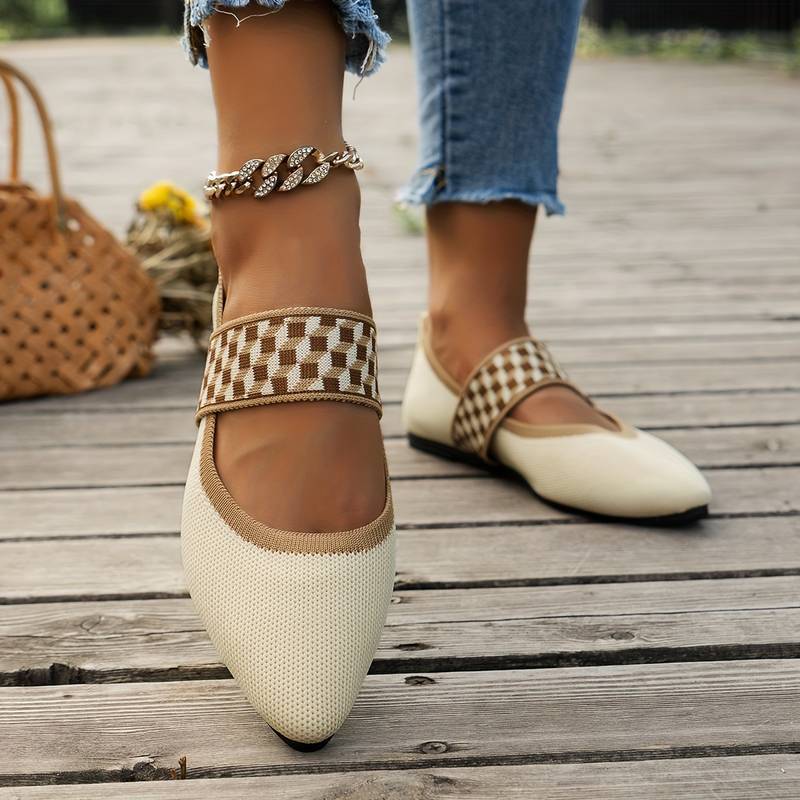 Chic and Comfortable Pointy Flats