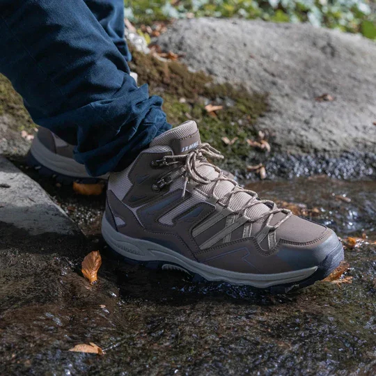 Lightweight Orthopaedic Outdoor & Hiking Boots With Cushioning Sole