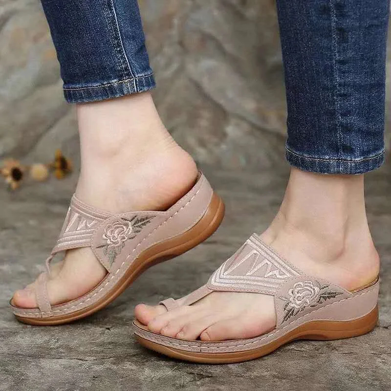 Women's Embroidered Comfortable Flip Flop Sandals