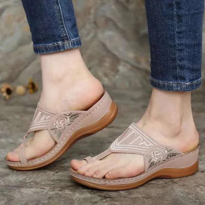 Women's Embroidered Comfortable Flip Flop Sandals
