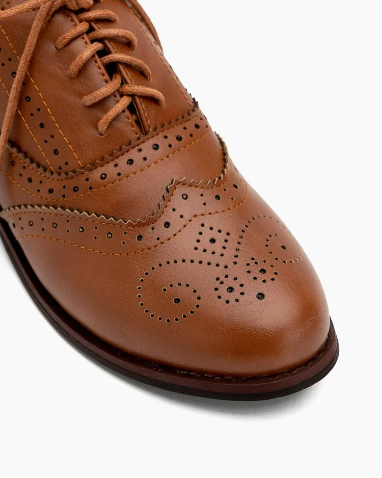 Classic Lace-Up Wingtip Leather Flat Oxfords