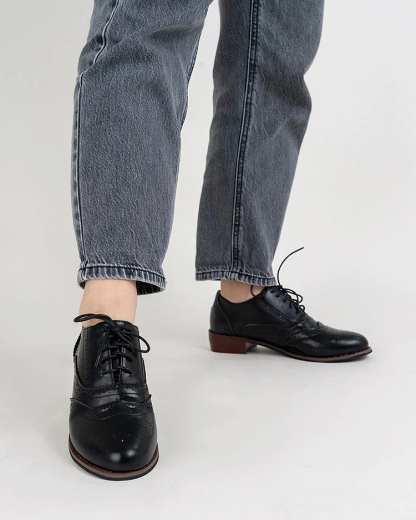Classic Lace-Up Wingtip Leather Flat Oxfords