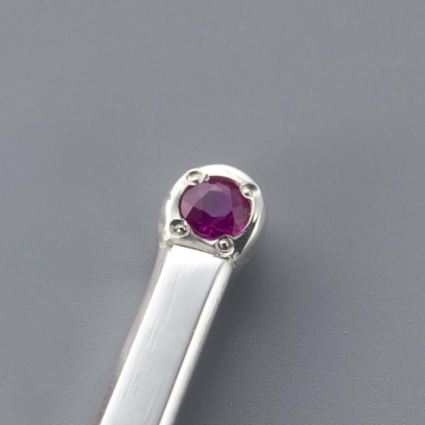 銀の爪楊枝　サクランボ