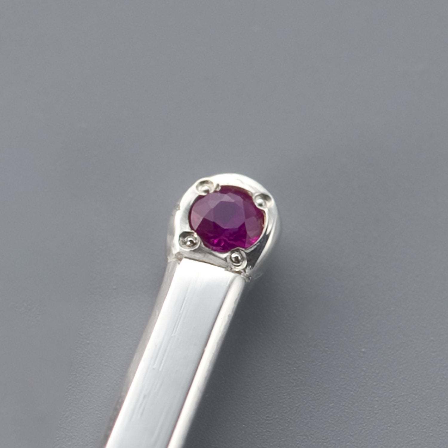 銀の爪楊枝　サクランボ