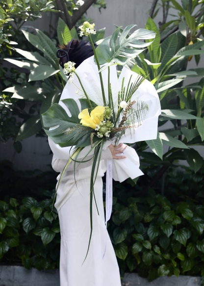 Green Forest Yellow Calla Lily Bouquet