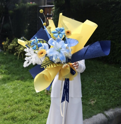 Blue  Fantasy Bloom Bouquet