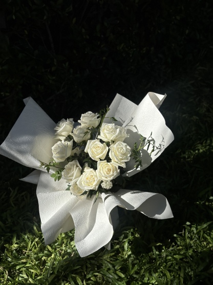 Elegant Pure White Rose Bouquet