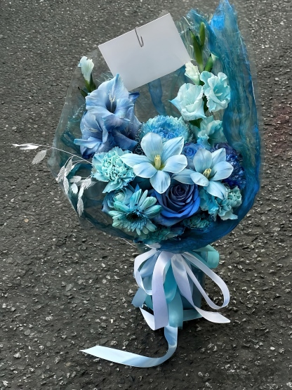 Blue Ripple Dream Bouquet