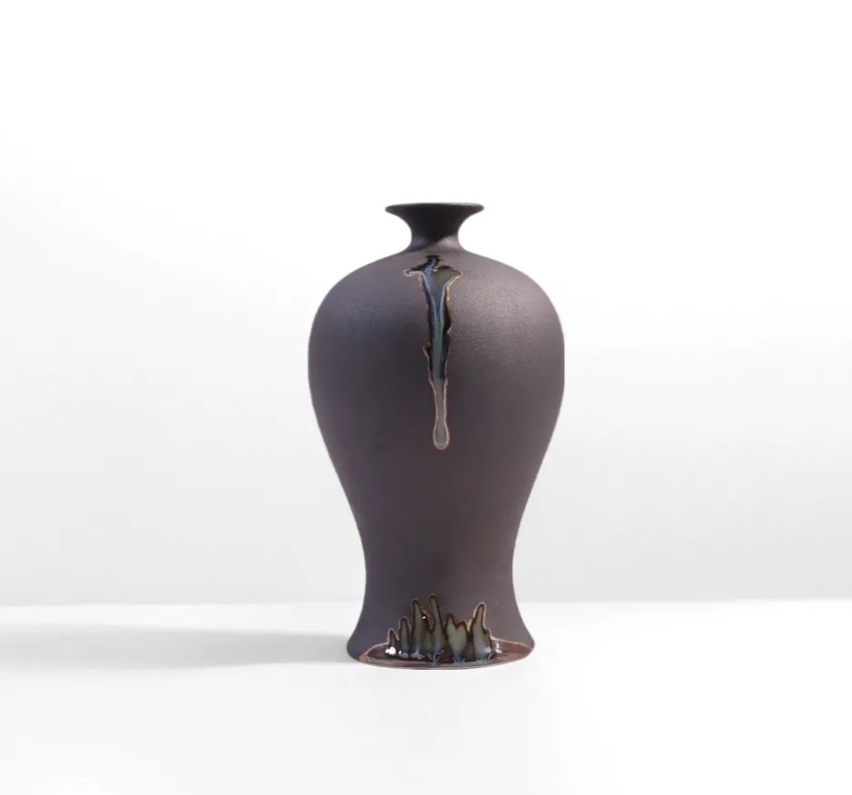 Mysterious Black With Graceful Patterns