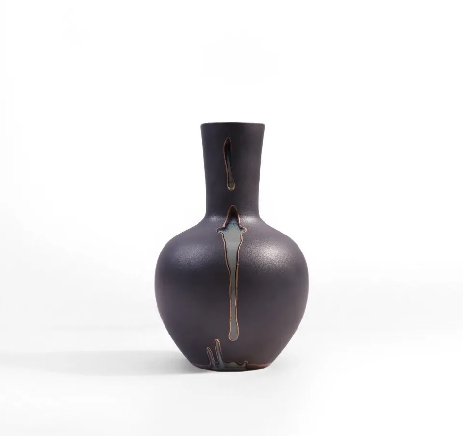 Mysterious Black With Graceful Patterns