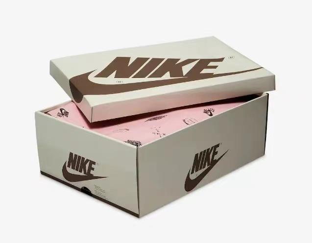 ★NIKE★送関込★激レア確定！世界が欲しがるプレミアムな逸足♪ 【新商品発売】【今年の新商品】TRAVIS SCOTT X AIR JORDAN 1 LOW OG【本物の商品保証】【代金引換】