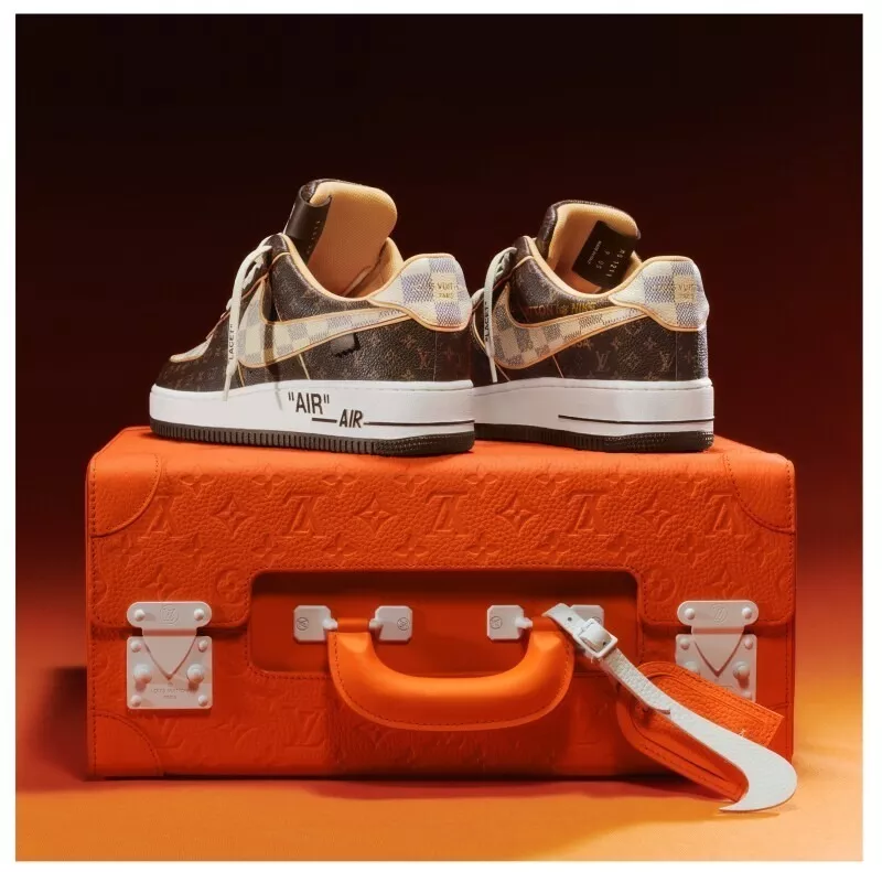 【LOUIS VUITTON X NIKE】コラボ AIR FORCE 1 LOW & PILOT CASE