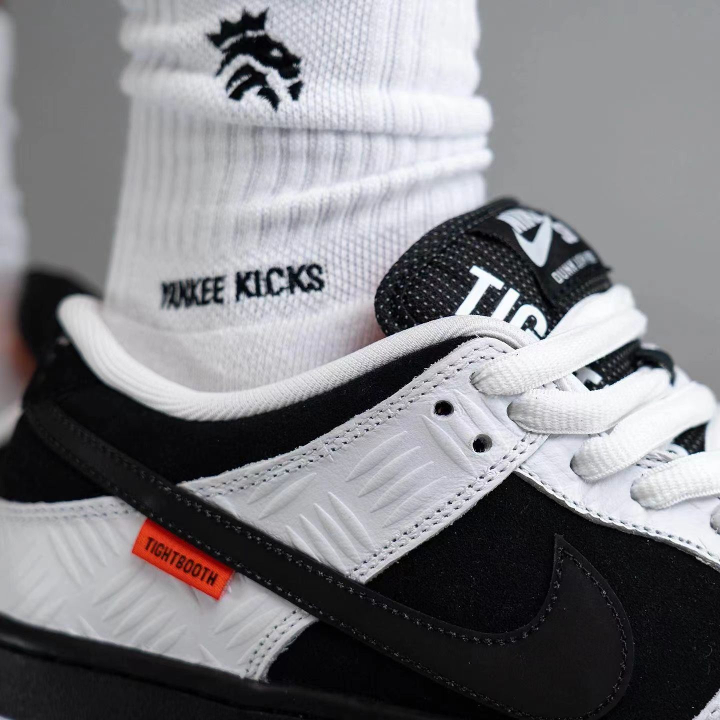  真新しい作品、注目です TIGHTBOOTH x Nike SB Dunk Low