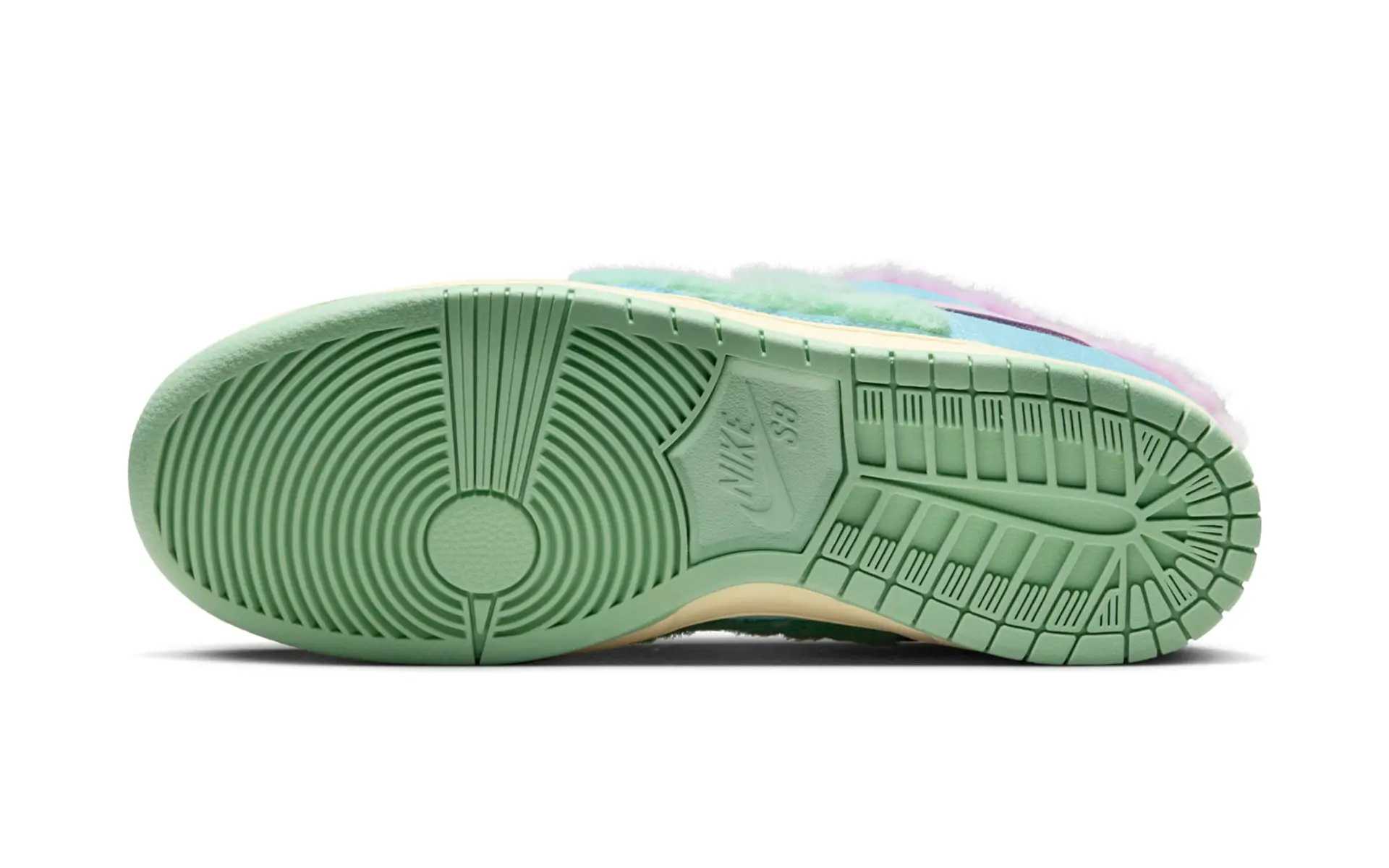 VERDY × Nike SB Dunk Low “Visty” 新作モデルが発売