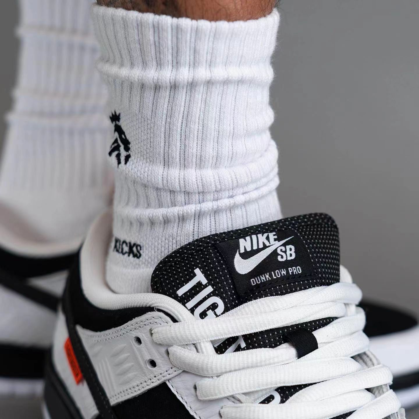  真新しい作品、注目です TIGHTBOOTH x Nike SB Dunk Low