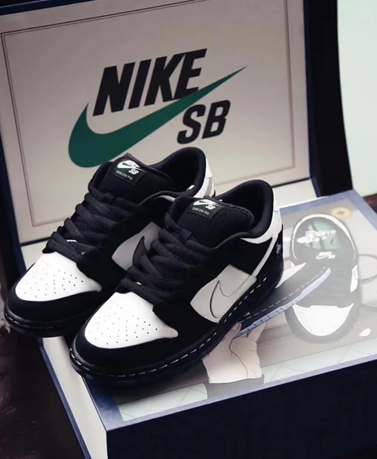 Staple x ナイキ スケートボーディング ダンク ロー プロ OG QS ホワイト/ブラッ/クグレー