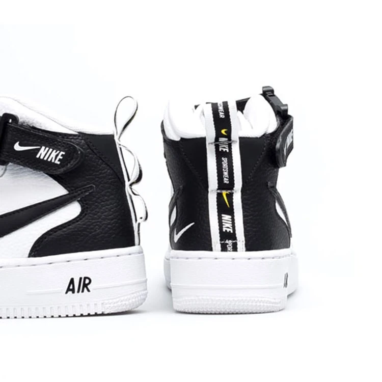 ナイキ エア フォース ワン Mid 07 LV8