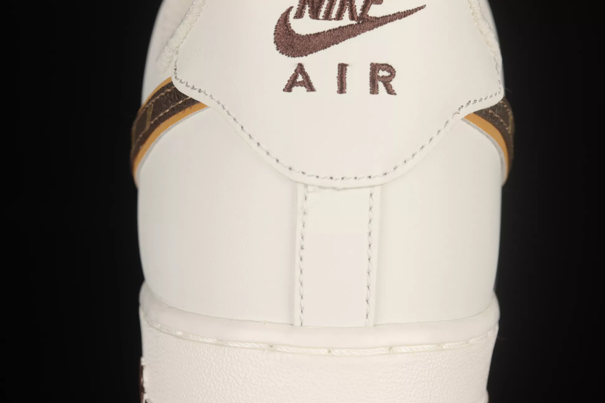 【新商品発売】【今年の新商品】LOUIS VUITTON X NIKE AIR FORCE 1 07 LOW RICE WHITE SHOES SNEAKERS【本物保証】【代金引換】