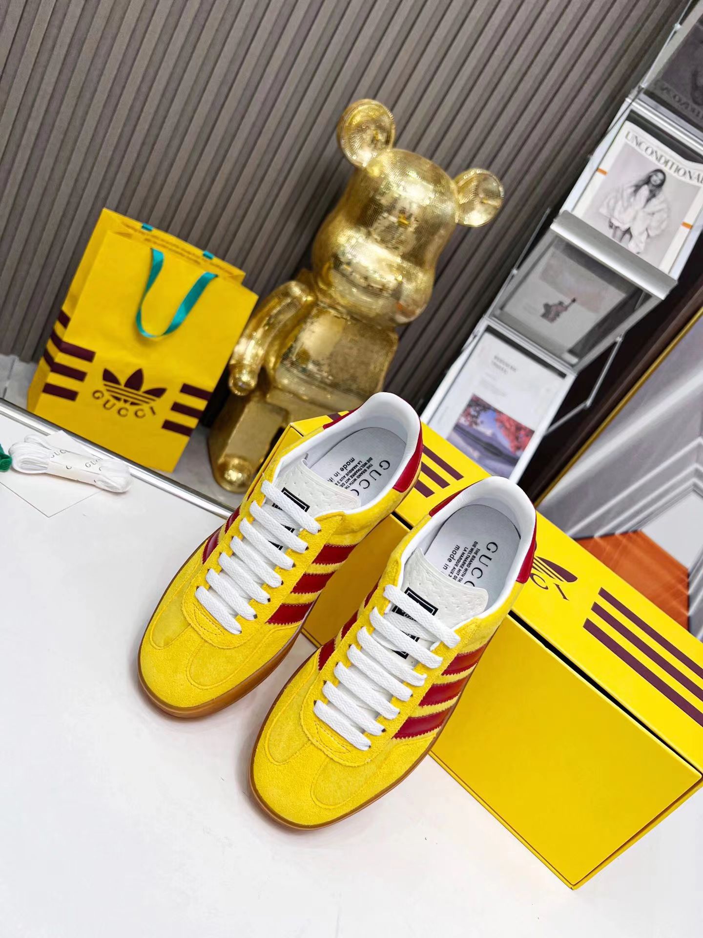【GUCCI】× ADIDASコラボ Gazelle スニーカー(黄色)