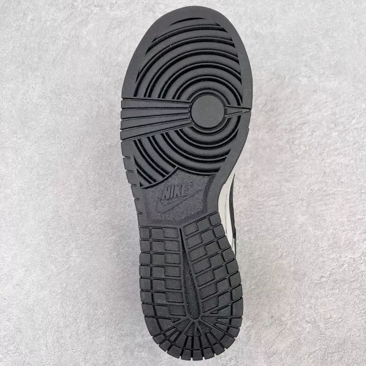 ★NIKE★送関込★激レア確定！世界が欲しがるプレミアムな逸足♪ 【今年の新商品】【新商品発売】頭文字D×NIKE Low Dunks